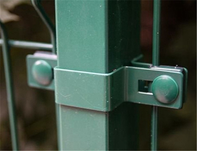 50mm Delik Yeşil Renk Pvc Kaplı Hasır Çit Tut Kavrama Basit